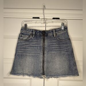 We The Free Womens Size 26 Blue Jean Mini Skirt Middle Zip Up Distressed Raw Hem